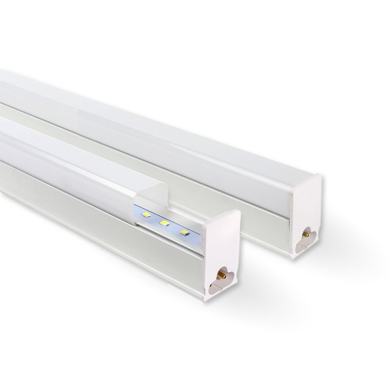 Hai thanh đèn tuýp LED T5 Garnet, thấy rõ dãy chip LED