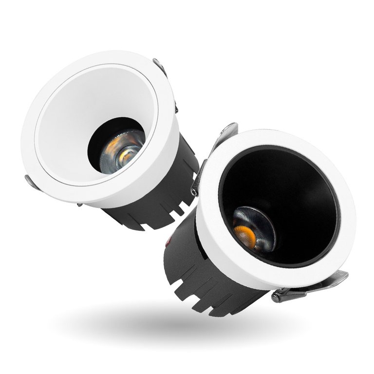 Hai đèn downlight rọi chóa sâu Zircon, một chóa trắng một chóa đen